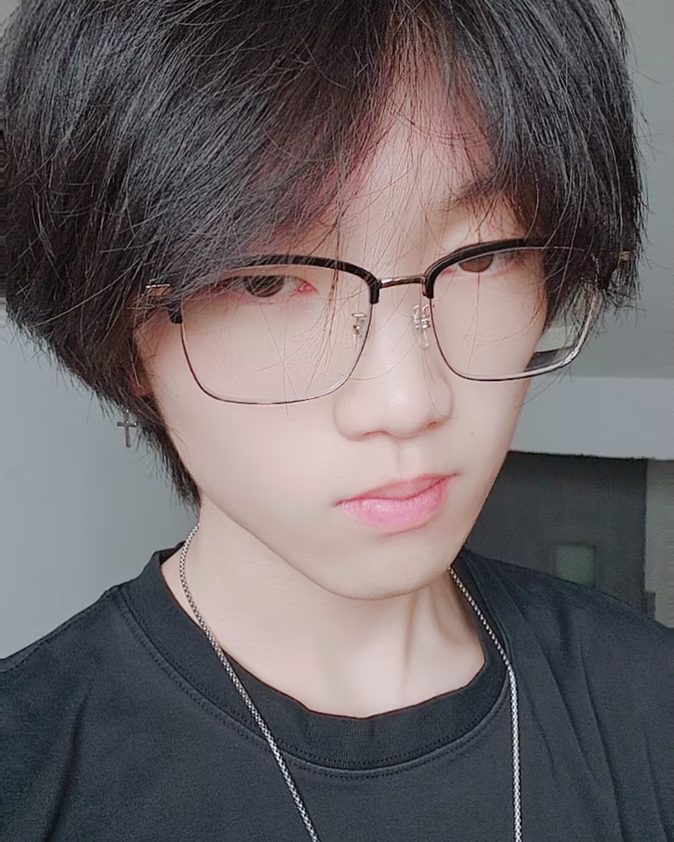 高级副总裁 杨硕硕